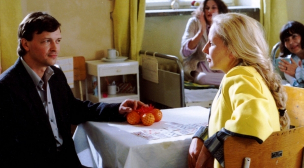  Krystyna Janda i Jan Frycz w filmie "Zwolnieni z życia" z 1992 roku.  