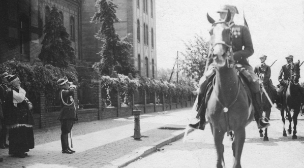  Promocja podchorążych w Szkole Podchorążych Artylerii w Toruniu 15.08.1929 r.  