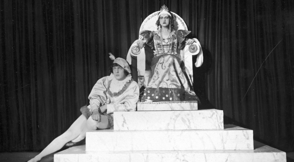  Rewia "Humor krzepi" w Teatrze "Morskie Oko" w Warszawie w lutym 1933 roku.  