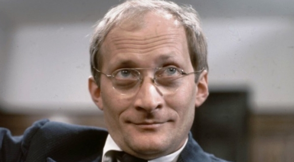  Wojciech Pszoniak w roli profesora w filmie "Sprawa Gorgonowej" z 1977 r.  