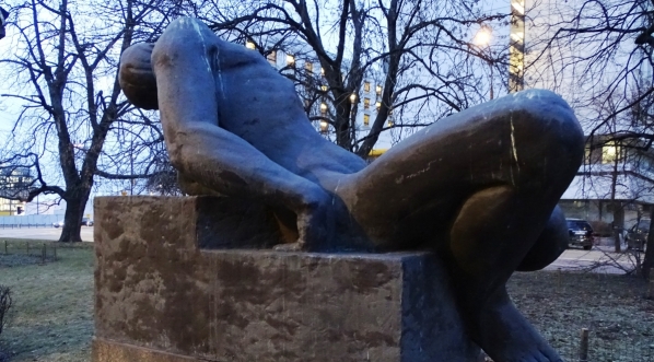  Pomnik Poległych Żołnierzy Polskiej Organizacji Wojskowej w Warszawie.  