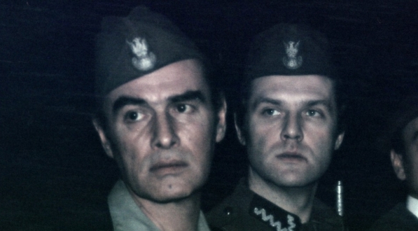  Aktorzy Jerzy Duszyński (z lewej) i Leonard Pietraszak (w środku) w 1969 roku.  