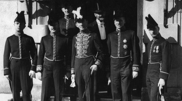  Składanie listów uwierzytelniających królowi Włoch Wiktorowi Emanuelowi III przez posła i ministra pełnomocnego RP Romana Knolla 31.01.1927 r. .  