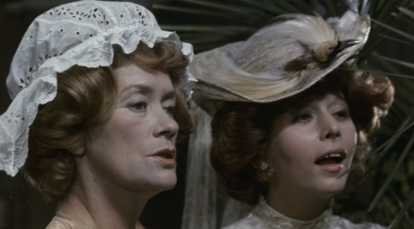  Alina Janowska i Barbara Wrzesińska w filmie Jana Rybkowskiego "Dulscy" z 1975 roku.  