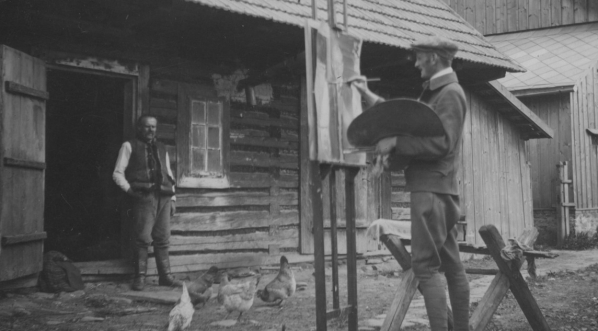  Ignacy Pinkas, artysta malarz podczas malowania obrazu w plenerze.  