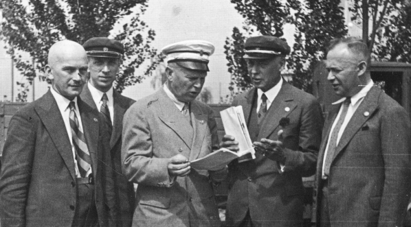  Zarząd Polskiego Związku Towarzystw Wioślarskich w 1933 r.  