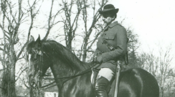  Zdzisław Grocholski na koniu.  