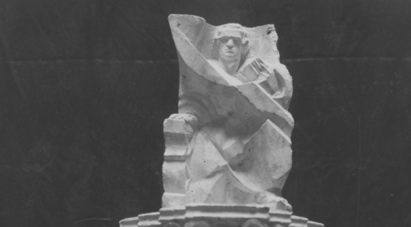  Projekt konkursowy pomnika Juliusza Słowackiego we Lwowie autorstwa artysty rzeźbiarza Jana Szczepkowskiego, który otrzymał I nagrodę.  