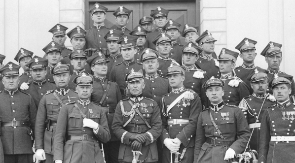  Pożegnanie w Oddziale Przybocznym Prezydenta RP przechodzącego w stan spoczynku gen. Mariusza Zaruskiego 30.04.1926 r.  