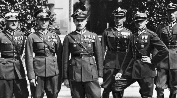  Polscy zawodnicy na Międzynarodowym Konkursie Hippicznym w Nicei w kwietniu 1933 r.  