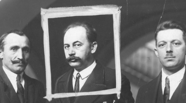  Sejm I kadencji - członkowie Stronnictwa Chłopskiego w kuluarach sejmowych.  