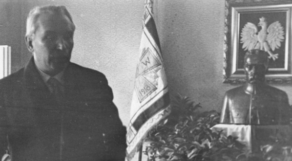  Senator Alojzy Pawelec na uroczystości otwarcia Domu Związku Peowiaków i Związku Strzeleckiego w Katowicach.  