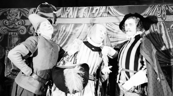  Przedstawienie "Poskromienie złośnicy" Williama Szekspira w Teatrze Miejskim im. Juliusza Słowackiego w Krakowie w lutym 1935 roku.  