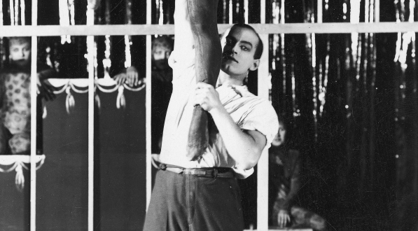  Rewia "1000 pięknych dziewcząt" w Teatrze "Morskie Oko" w Warszawie w styczniu 1929 r.  