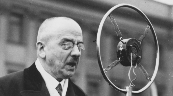  Dziesiąty tydzień Ligi Obrony Powietrznej i Przeciwgazowej w Warszawie i dziesięciolecie istnienia L.O.P.P. w Warszawie w maju 1933 r.  