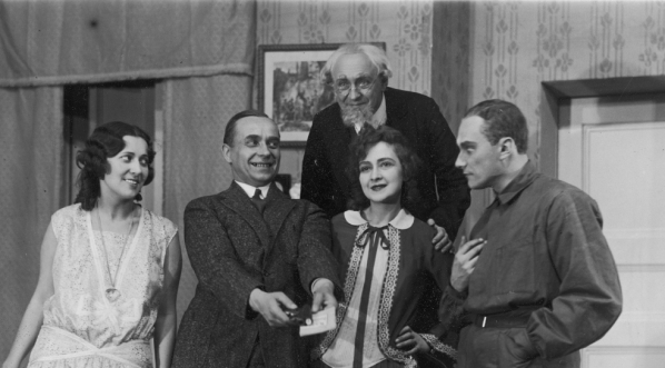 Przedstawienie „Fenomenalna umowa” w Teatrze Letnim w Warszawie w 1928 roku.  