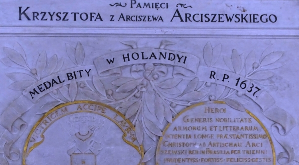  Tablica pamięci Krzysztofa Arciszewskiego w pałacu Raczyńskich w Rogalinie.  