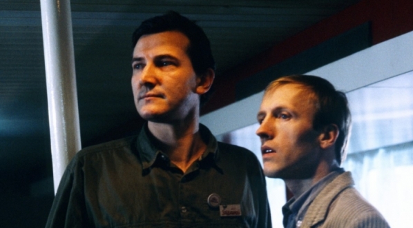  Scena z filmu Waldemara Krzystka "Ostatni prom" z 1989 r.  