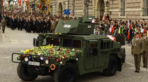  Pogrzeb prezydenta Polski Lecha Kaczyńskiego i jego żony Marii Kaczyńskiej w Krakowie 18.04.2010 r.  