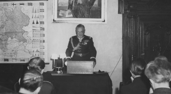  Odczyt gen. Tadeusza Kutrzeby o nowoczesnej obronie granic Polski w Polskiej Akademii Literatury w Warszawie 13.12.1937 r.  