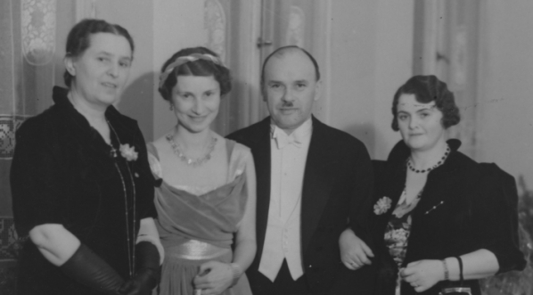  Zabawa karnawałowa zorganizowana przez Polski Biały Krzyż w Warszawie 16.01.1937 r.  