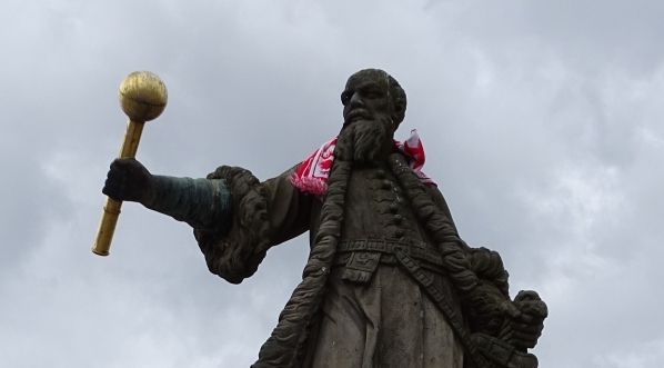  Pomnik Stefana Czarnieckiego w Tykocinie.  