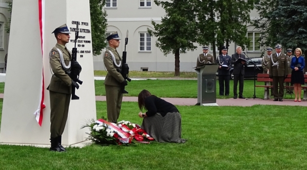  Uroczystość odsłonięcia pomnika gen. Tadeusza Kutrzeby w Akademii Sztuki Wojennej w Rembertowie 23.07.2020 r.  
