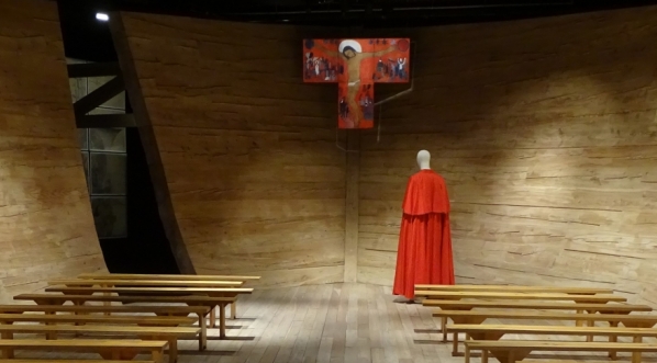  Fragment ekspozycji Muzeum Jana Pawła II i Prymasa Wyszyńskiego w Świątyni Opatrzności Bożej w Wilanowie.  