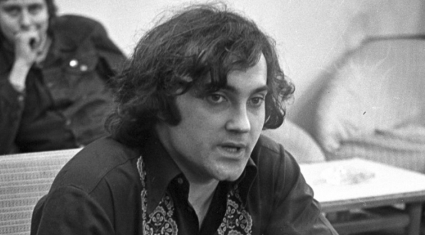  Janusz Kondratiuk w trakcie realizacji filmu "Pies" w 1973 r.  