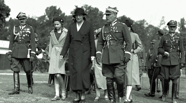  Uroczystość odsłonięcia pomnika Leopolda Lisa-Kuli 19.09.1932 r.  