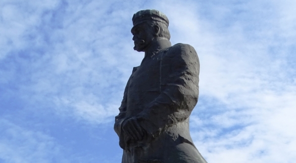  Pomnik Józefa Piłsudskiego w Częstochowie.  