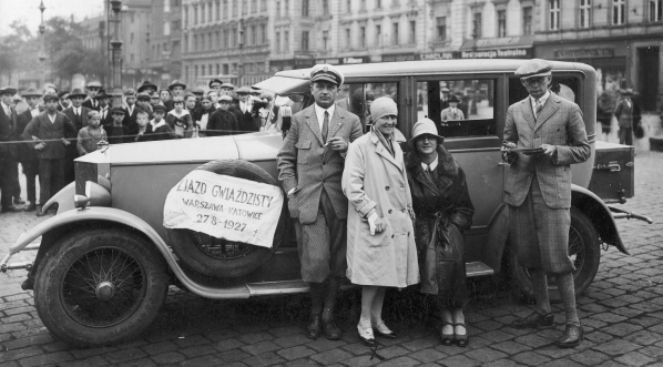  Zakończenie zjazdu gwiaździstego automobilistów w Katowicach w sierpniu 1927 r.  