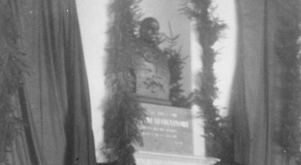  Uroczystość odsłonięcia popiersia prezydenta Lwowa, zasłużonego działacza Towarzystwa Gimnastycznego "Sokół" - Józefa Neumana.  