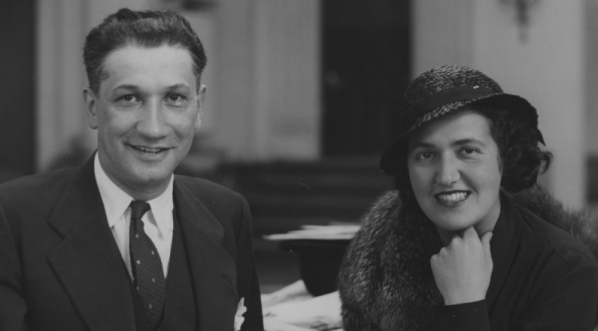  Radca Ambasady RP w Paryżu Anatol Mühlsteinw towarzystwie małżonki - córki barona Rotszilda w Hotelu Europejskim 1.06.1932 r.  