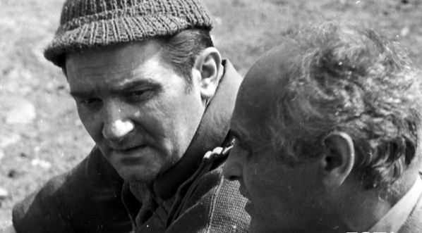  Ryszard Pietruski i Jerzy Szeski podczas pracy nad filmem "Kiedy miłość była zbrodnią" w 1967 r.  