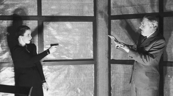  Przedstawienie "Po tej i po tamtej stronie" w Teatrze im. Stanisława Wyspiańskiego w Katowicach w 1938 roku.  