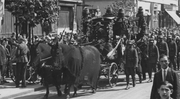  Uroczystości pogrzebowe mjr. Ludwika Idzikowskiego w Warszawie w sierpniu 1929 r.  