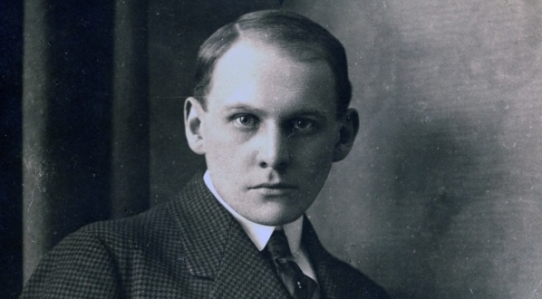  Jan Kucharski w trakcie realizacji filmu "Tajemnica przystanku tramwajowego" z 1922 r.  