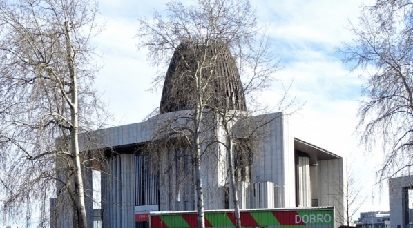  Świątynia Opatrzności Bożej w Wilanowie, w której znajduje się Muzeum Jana Pawła II i Prymasa Wyszyńskiego.  