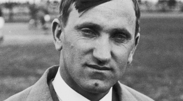  Józef Kałuża, piłkarz, kapitan związkowy Polskiego Związku Piłki Nożnej.  