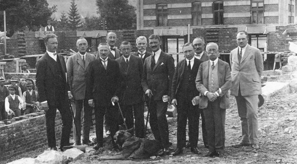  Zwiedzanie terenu budowy Nowych Łazienek w Krynicy-Zdroju.  