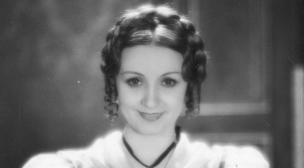  Loda Niemirzanka jako Pokojówka w filmie "Księżna Łowicka" z 1932 r.  