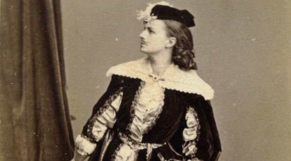  Helena Modrzejewska jako Adam Kazanowski w spektaklu "Dwór królewicza Władysława" Józefa Szujskiego.  