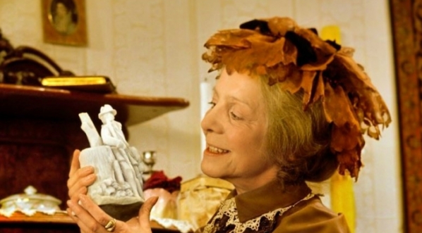  Barbara Ludwiżanka w filmie "Noce i dnie" z 1975 roku.  
