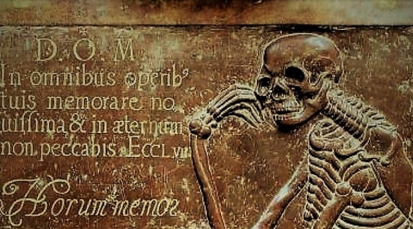  Płyta nagrobna kanonika Zachariasza Jana Szolca w katedrze we Fromborku.  