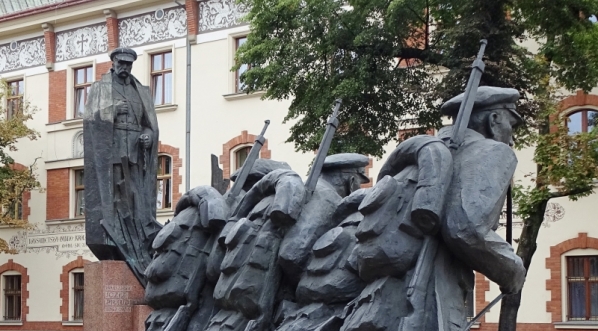  Pomnik Józefa Piłsudskiego w Krakowie.  