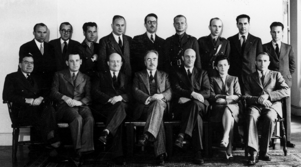  Minister Stanisław Kot w otoczeniu współpracowników, 21.08.1941 r.  