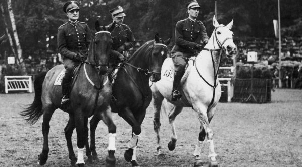  Międzynarodowe Zawody Hippiczne w Łazienkach Królewskich w Warszawie w czerwc u 1936 r.  