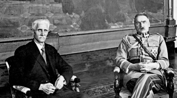  Marszałek Sejmu Ignacy Daszyński na audiencji u marszałka Polski Józefa Piłsudskiego w kwietniu 1928 roku.  