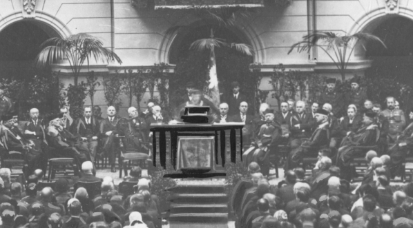  Uroczystość nadania tytułu doktora nauk technicznych honoris causa Politechniki Warszawskiej Bohdanowi Hutten-Czapskiemu w grudniu 1930 roku.  